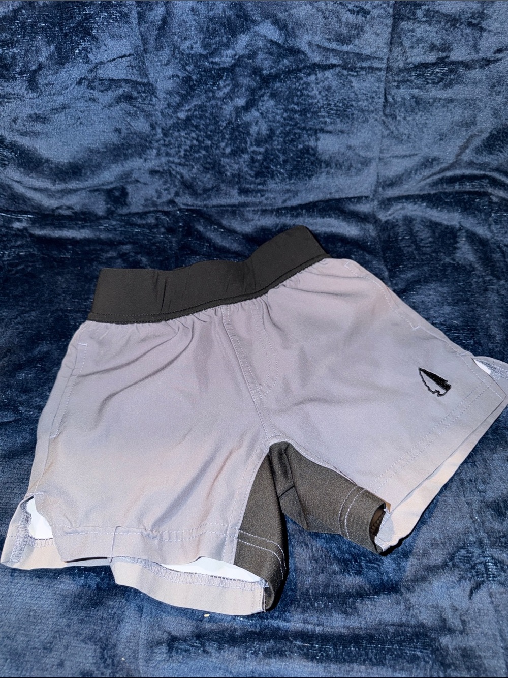 Tachuntfish Kids Light Gray Active Two-in-One Shorts with Black Waistband